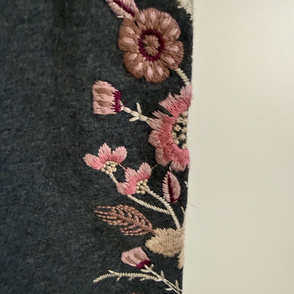 J W Los Angeles Floral Embroidered Knit Leggings Pants Gray Soft Comfy Boho Chic - Picture 6 of 10